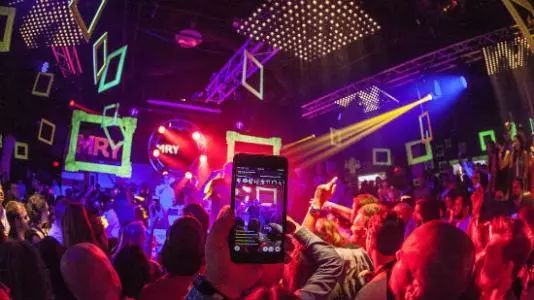 2025年自媒体直播带货成国家消费新···